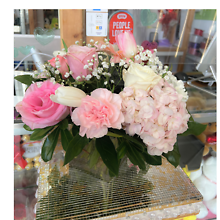Pretty Mix Flowers in Vase