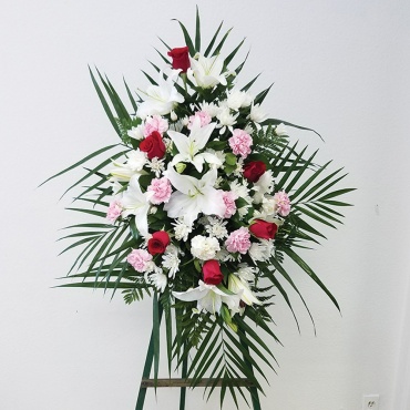 Funeral Spray &#8211; Red Roses &#038; Flowers