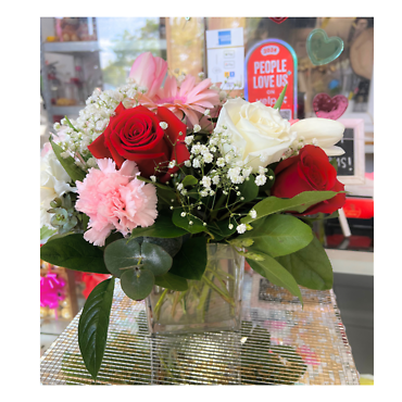 Pretty Mix Flowers in Vase