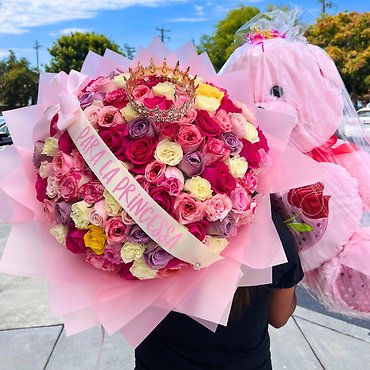 100 Roses Girly Bouquet