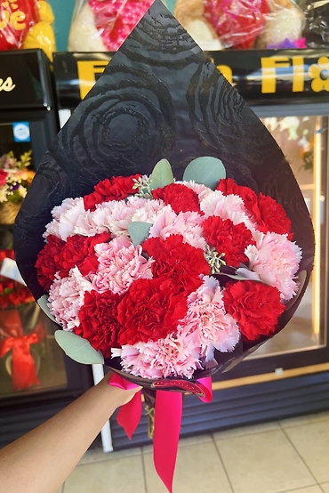 24 Carnations Bouquet